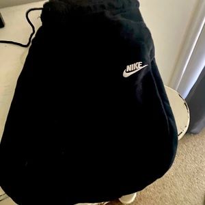Women’s Nike sweatpants size L